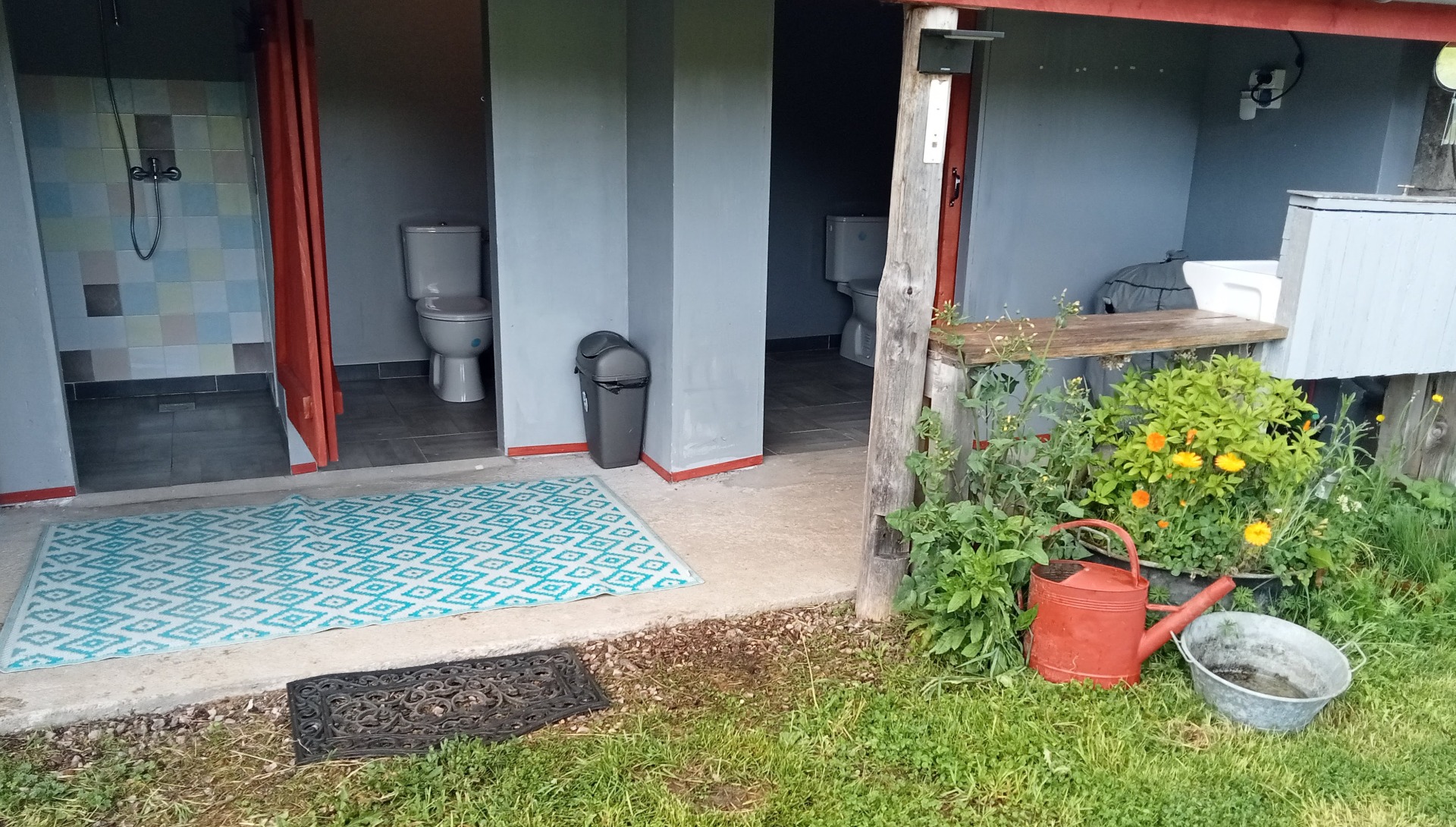 Douches et toilet camping